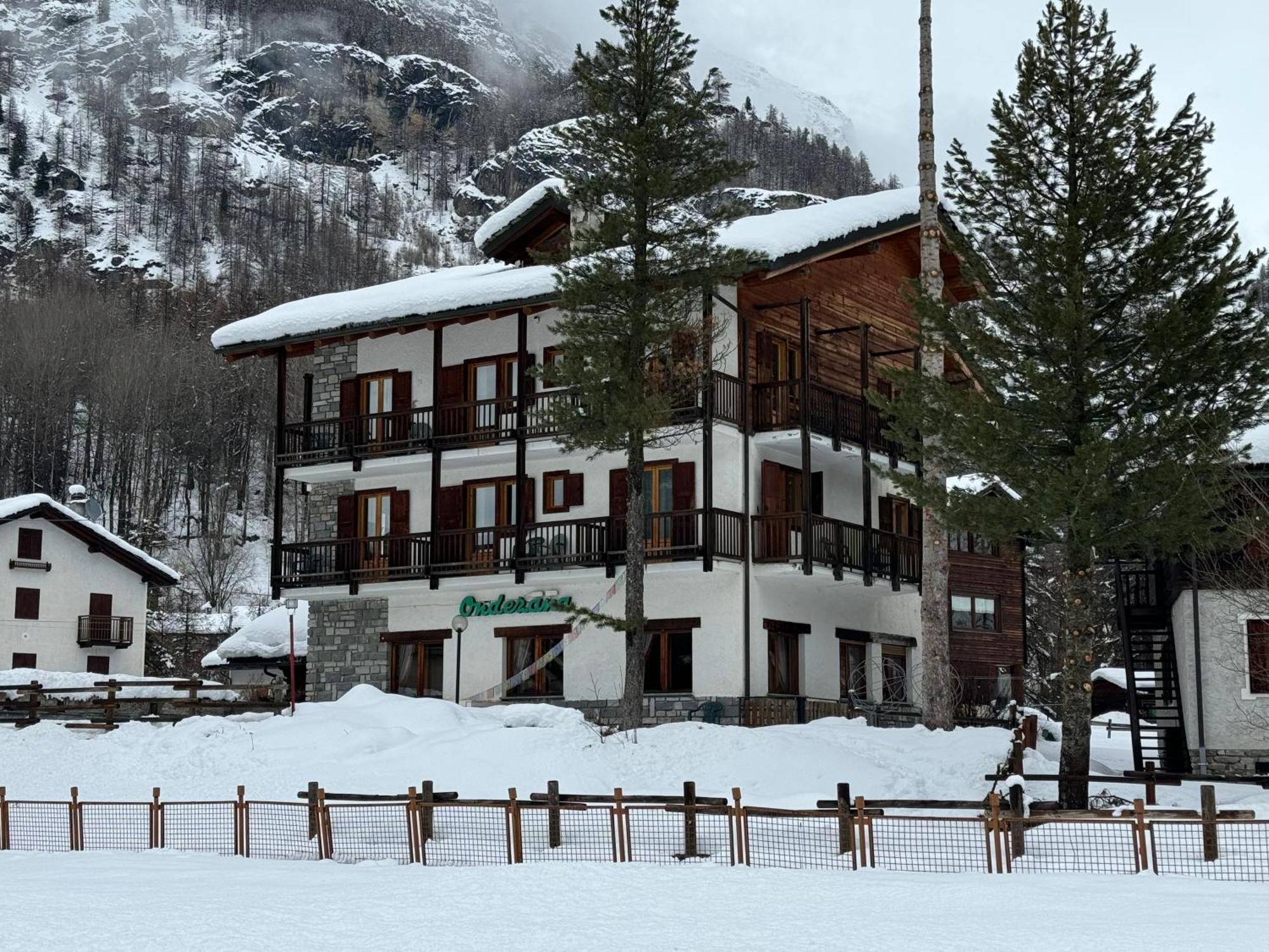 Hotel Ondezana Cogne Exterior photo